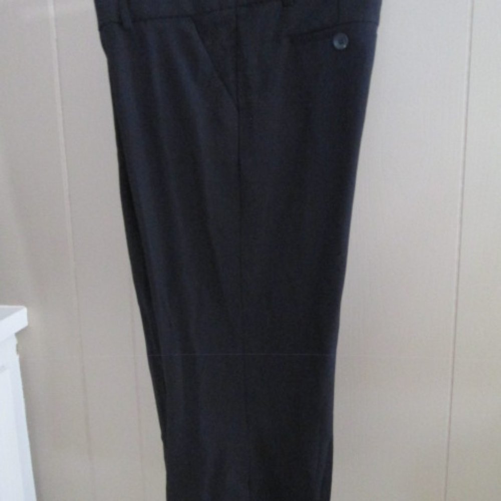 FINITY $59 Solid Black Polyester Rich Cropped Pants/Slacks/Capris size 10 NWT